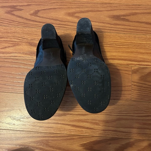 Shoes - Picture 5 of 5